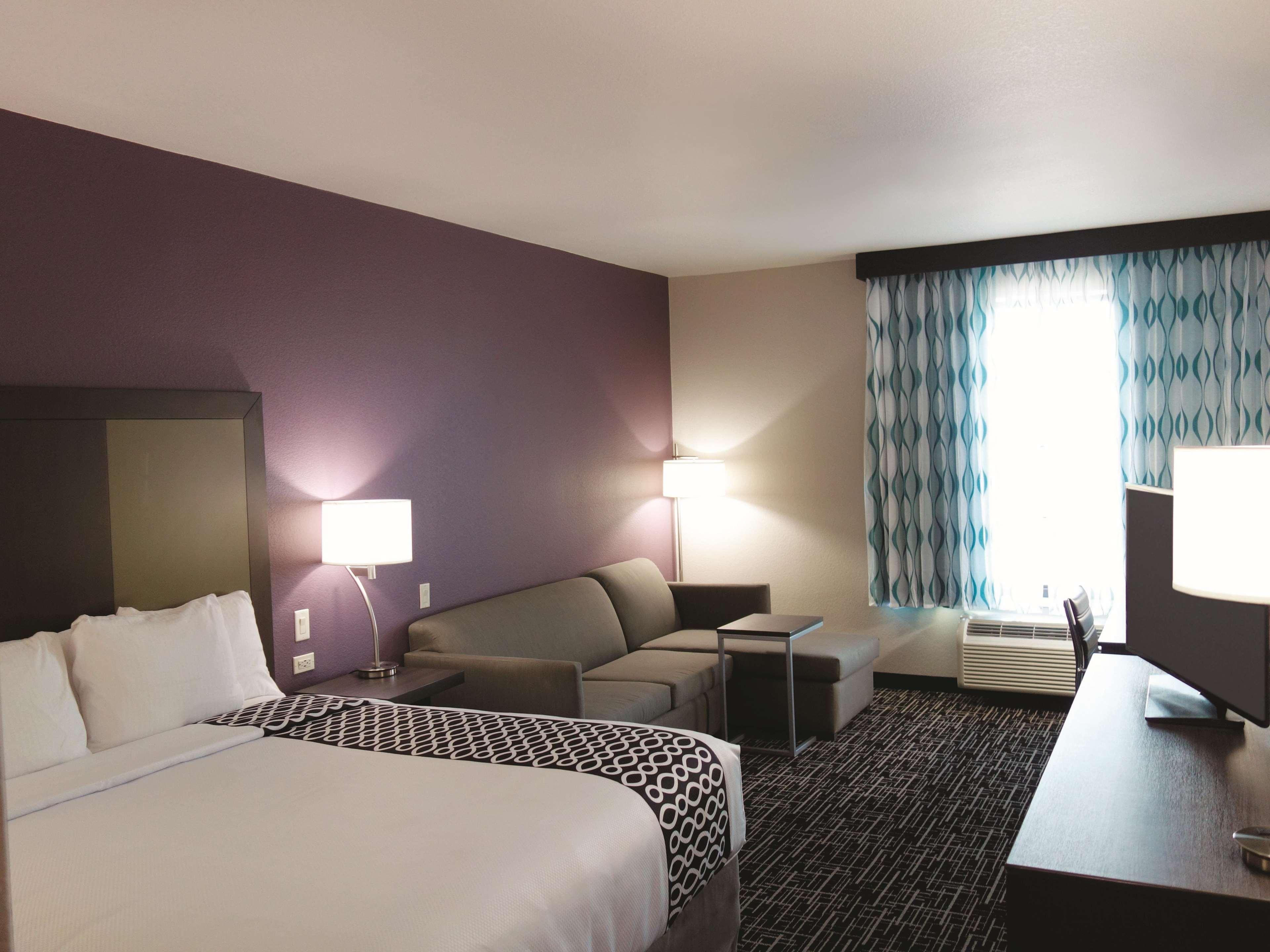 La Quinta By Wyndham Pampa Hotel Ngoại thất bức ảnh