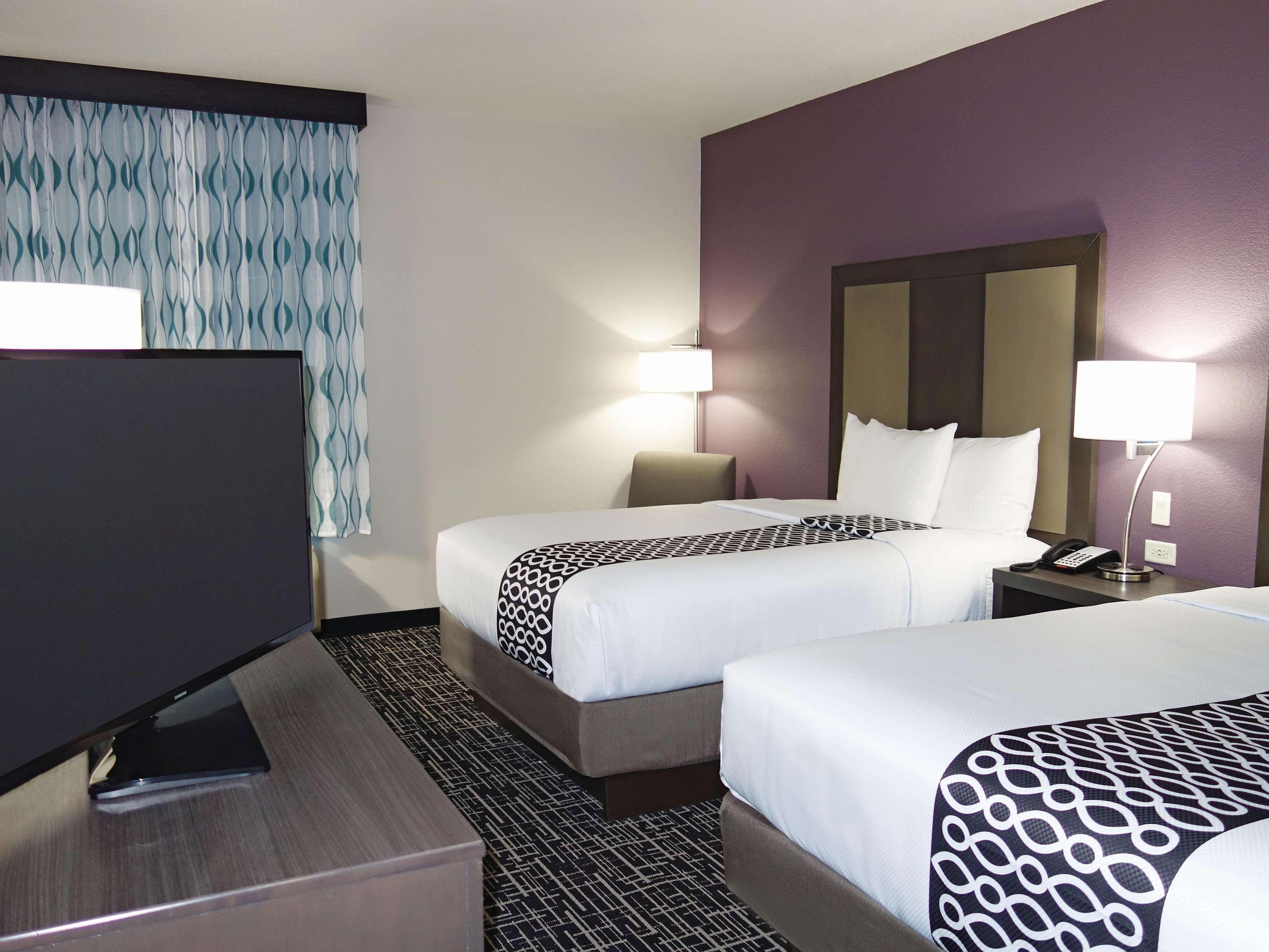 La Quinta By Wyndham Pampa Hotel Ngoại thất bức ảnh