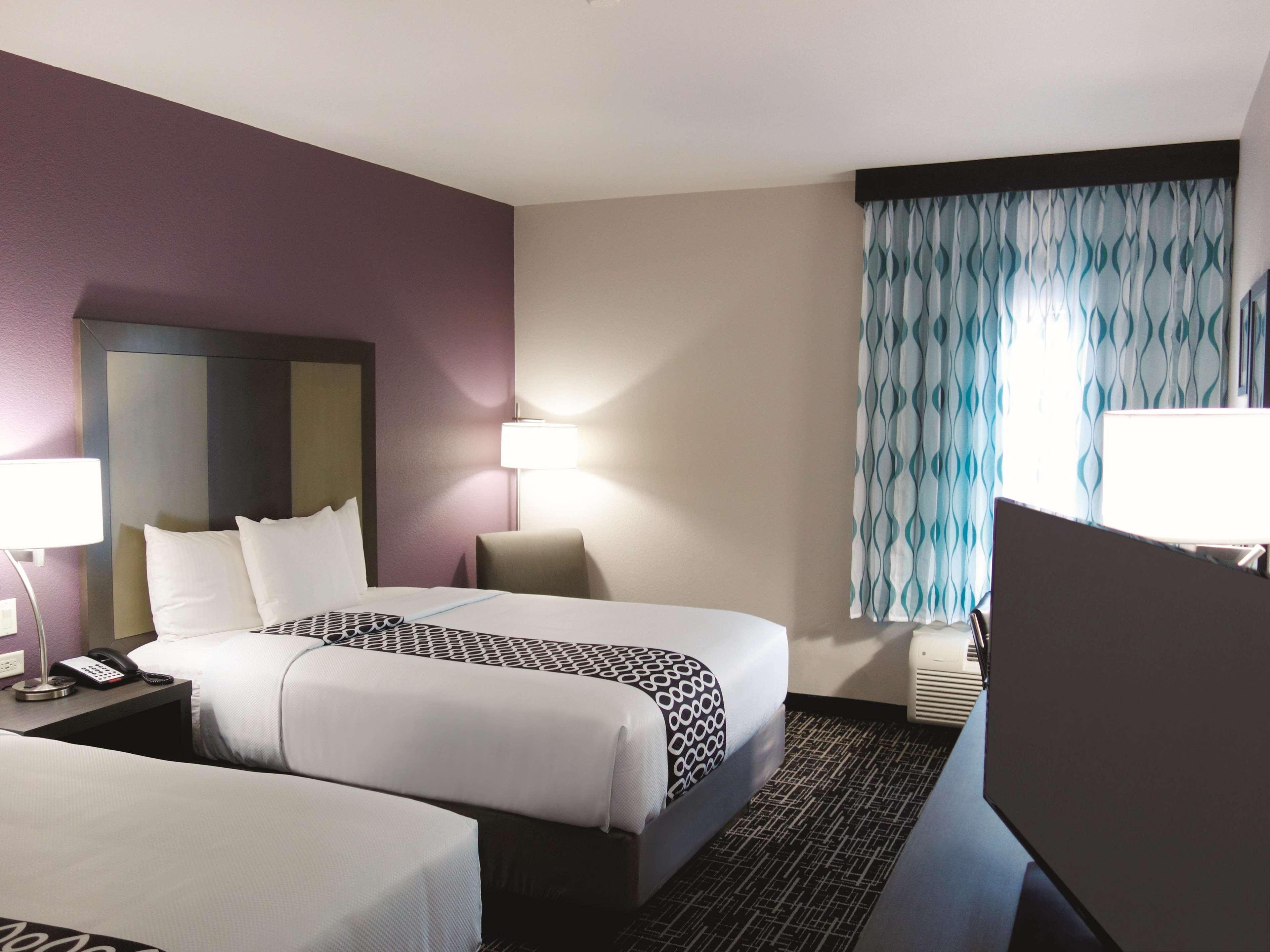 La Quinta By Wyndham Pampa Hotel Ngoại thất bức ảnh