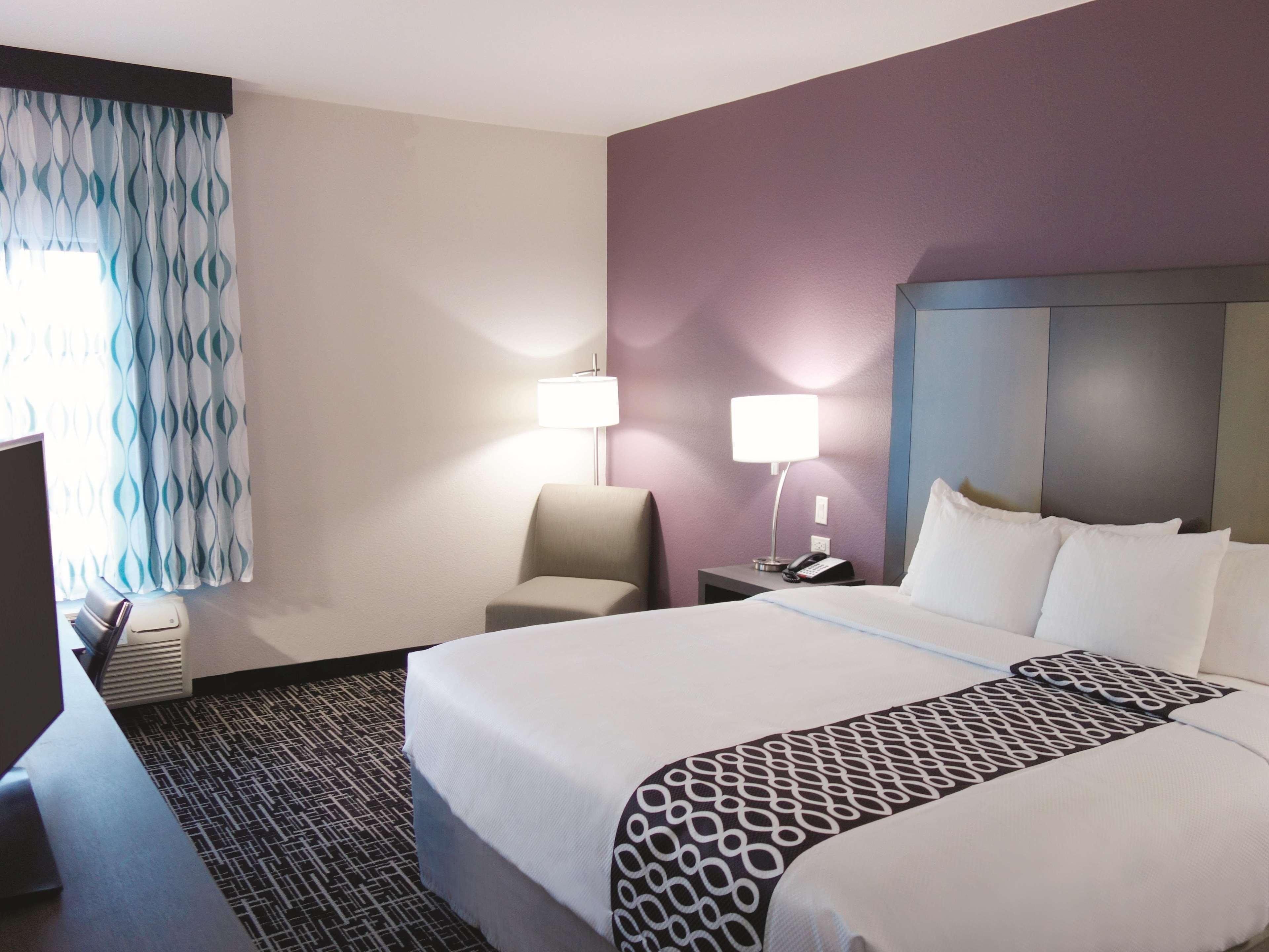 La Quinta By Wyndham Pampa Hotel Ngoại thất bức ảnh