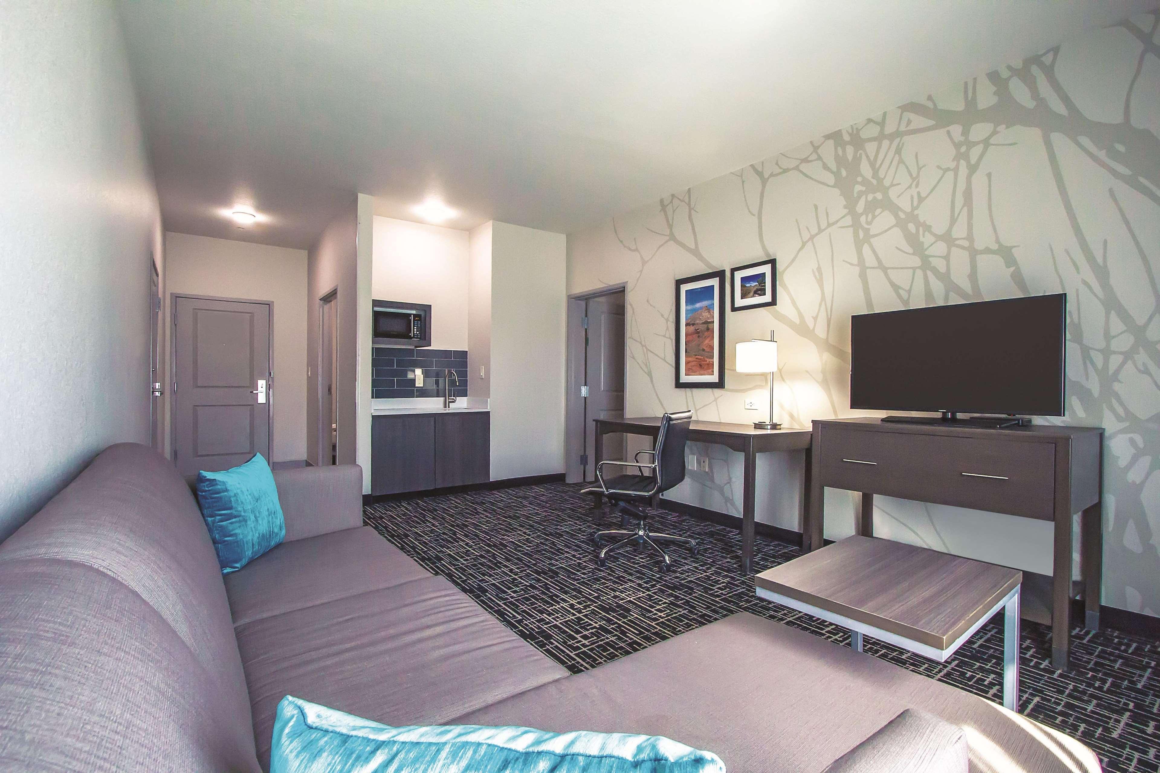 La Quinta By Wyndham Pampa Hotel Ngoại thất bức ảnh