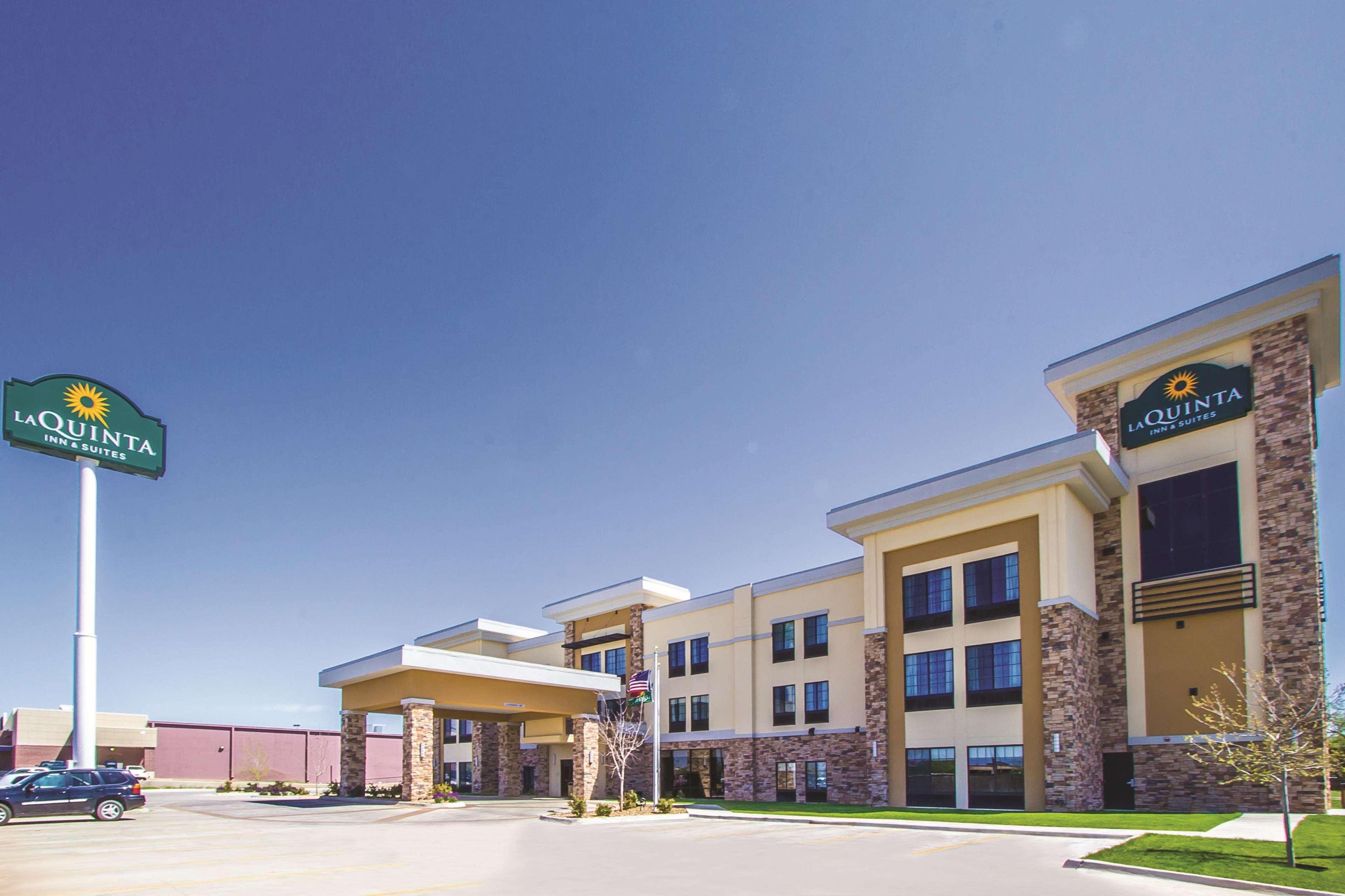 La Quinta By Wyndham Pampa Hotel Ngoại thất bức ảnh
