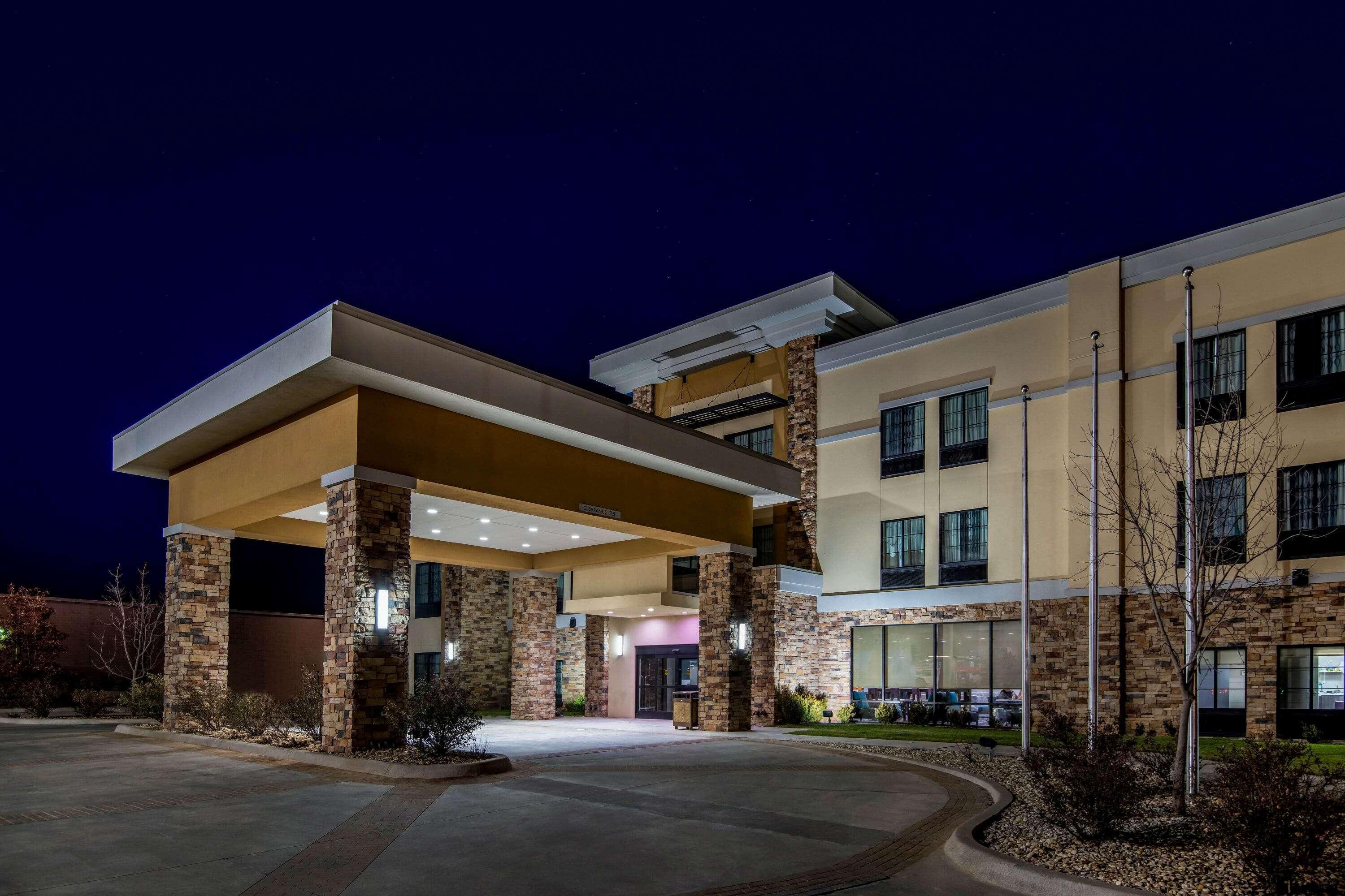 La Quinta By Wyndham Pampa Hotel Ngoại thất bức ảnh