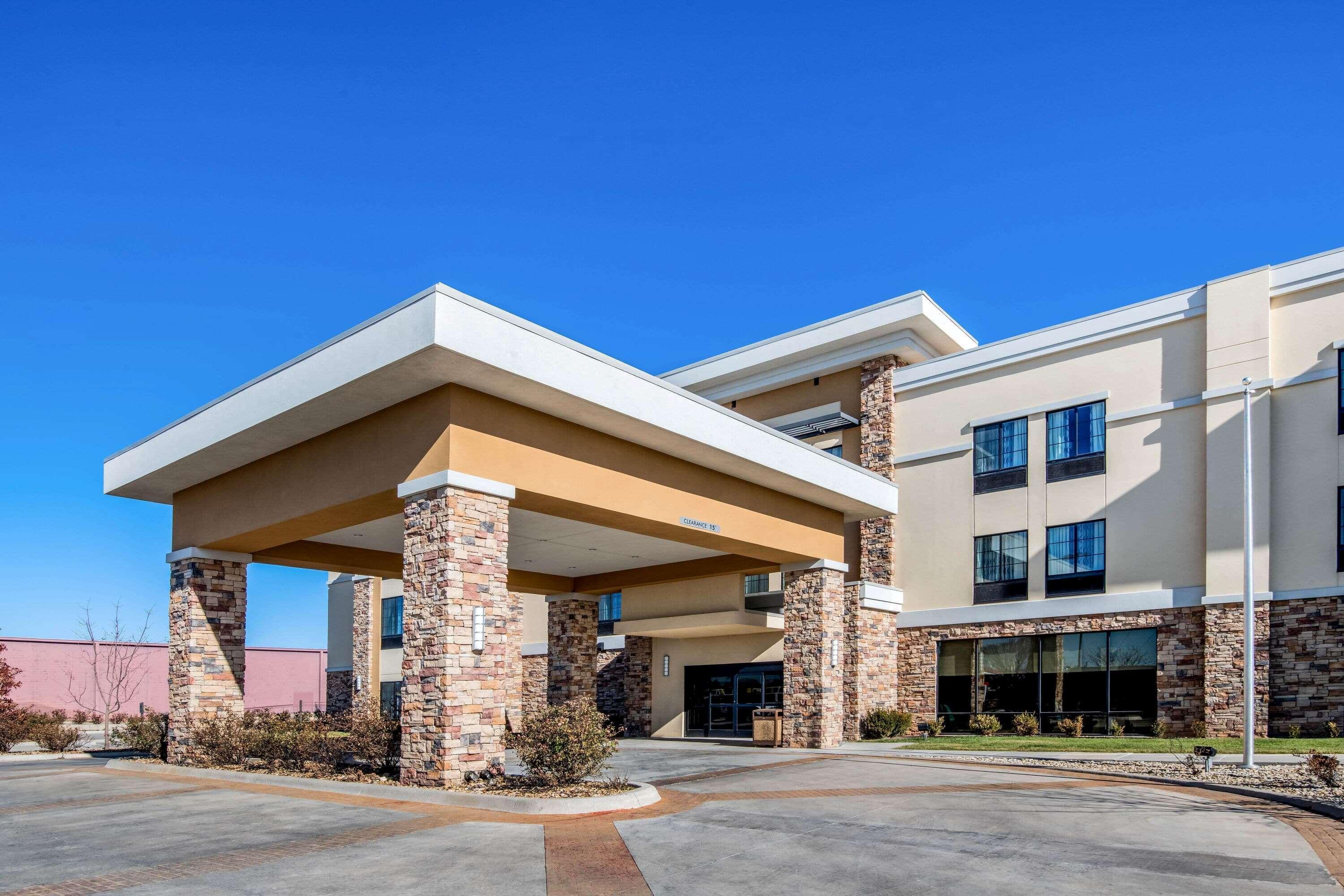 La Quinta By Wyndham Pampa Hotel Ngoại thất bức ảnh