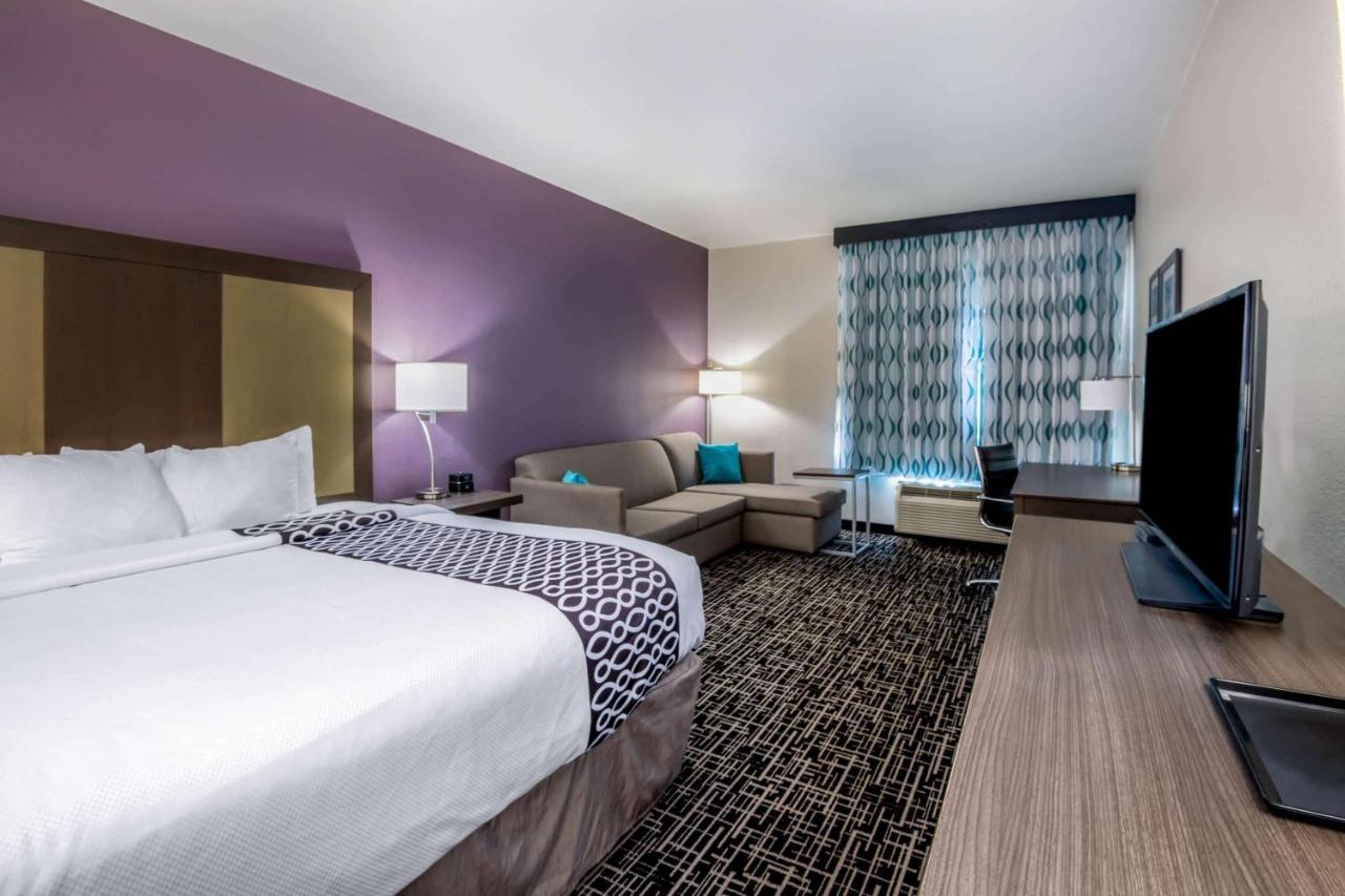 La Quinta By Wyndham Pampa Hotel Ngoại thất bức ảnh